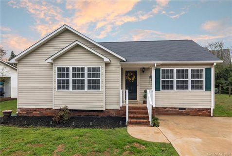 1026 Oakmont Court
