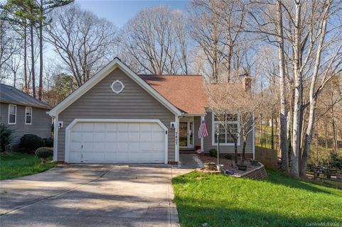 7407 Hubbard Woods Road sold home in Hubbard Woods, Charlotte, NC