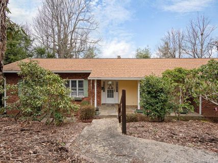 101 Deerwood Lane sold home in Fleetwood Estates, Hendersonville, NC