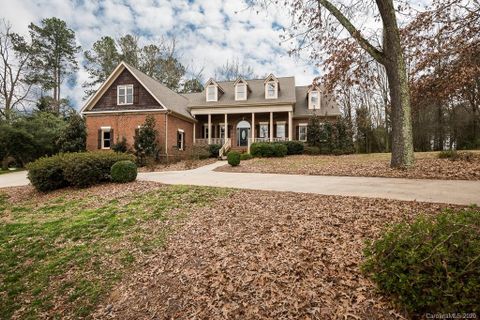 1004 Chamberleyne Way