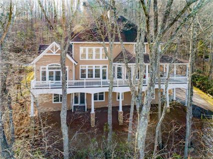 9 Greenmont Drive