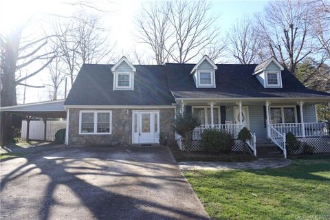 1635 26th Street sold home in Green Acres, Hickory, NC