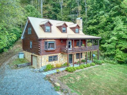 104 Windfall Lane sold home in Mountain Ridges Estates, Waynesville, NC