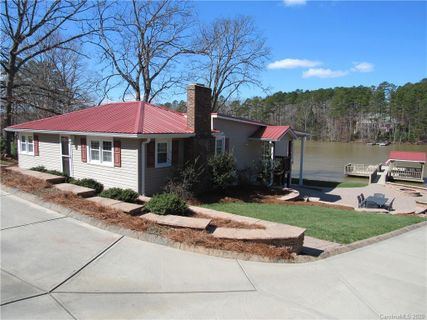 936 Panther Point Road sold home in Panther Point, Richfield, NC