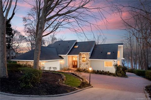 12016 Mountain Lake Cove