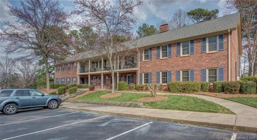 817 Jamestown Drive 2 sold home in Jamestown, Gastonia, NC