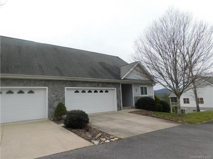 39 Bear Cliff Village Drive