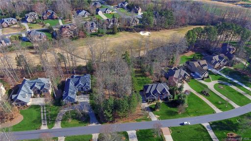 21 Turnberry Lane