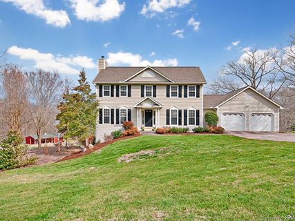 192 Smith Knolls Road sold home in Smith Knolls, Fairview, NC