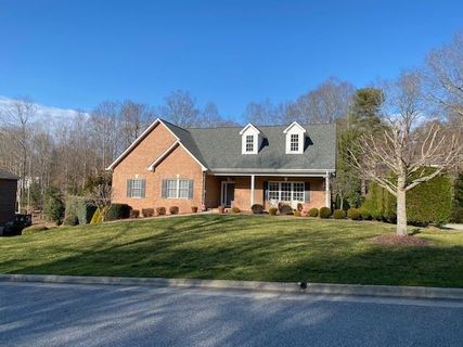 1009 Barrington Drive sold home in Barrington, Lenoir, NC