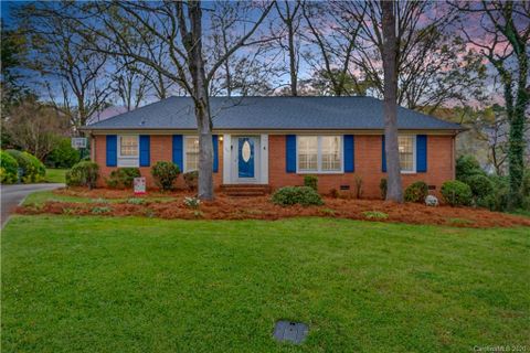 1446 Kings Court sold home in Cambridge Park, Gastonia, NC