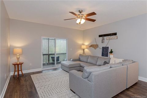 40 Foxden Drive 103