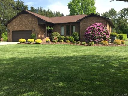 8419 Pin Oak Court