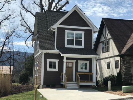 15 Tudor Way