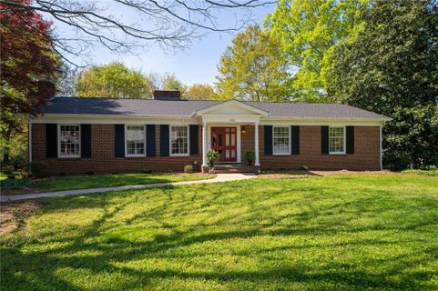 1021 13th Avenue sold home in Rock Acres, Hickory, NC