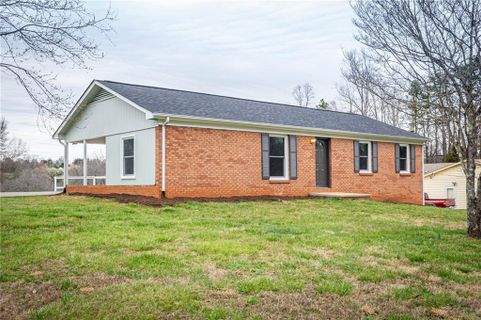 1576 Eastover Drive sold home in Eastover, Conover, NC
