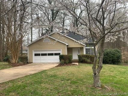 6002 Whitewater Drive sold home in Woodland Station, Charlotte, NC