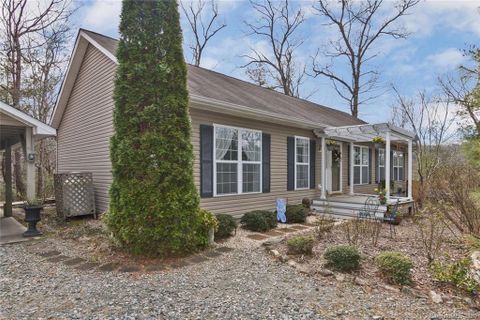 16 Majestic Trace sold home in Pinnacle Mountain View, Hendersonville, NC