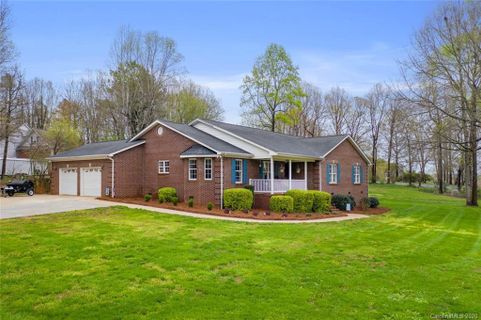 212 Hideaway Lane