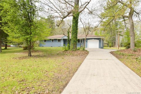 380 Lariat Circle