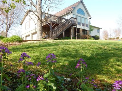 27 River Drive