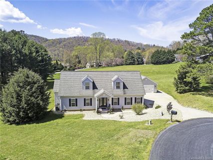 153 Hillcrest Circle