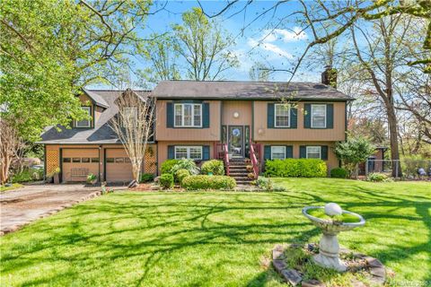 1616 Quail Hollow Court