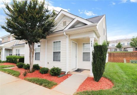 733 Waterfall Way