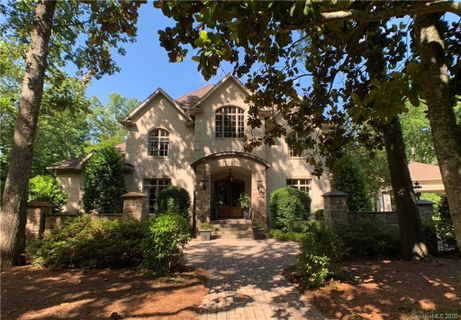 611 Forest Lane