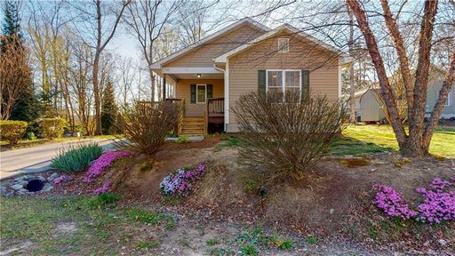 82 Victoria Spring Drive sold home in Three Seeds, Flat Rock, NC