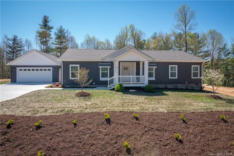 142 Moss Hill Drive sold home in Oakwood Acres, Hendersonville, NC