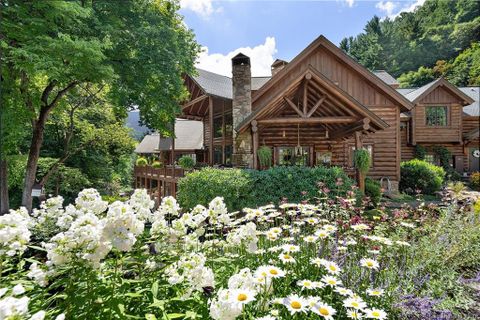212 Sweethart Place sold home in Laurel Ridge Farms, Waynesville, NC