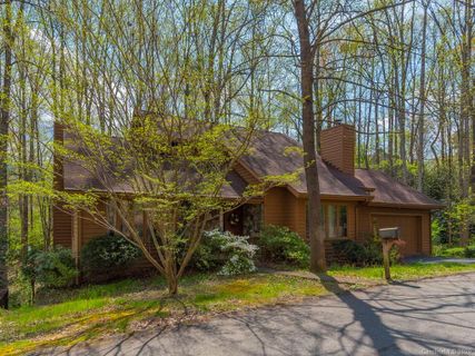 116 Coachmans Trail sold home in Coachmans Trail, Asheville, NC