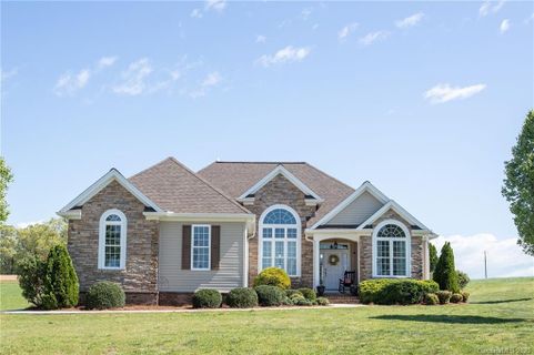 106 Vintage Woods Court
