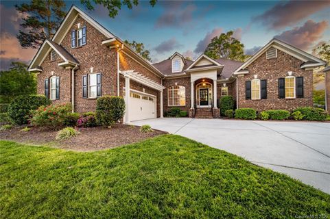 1003 Stonehill Lane