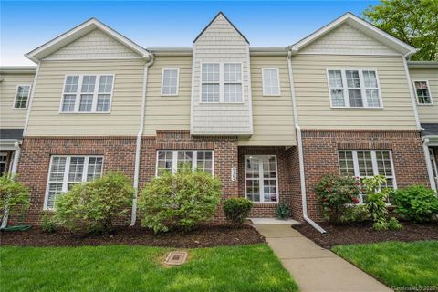 4364 Yoruk Forest Lane sold home in Cotswold Glen, Charlotte, NC