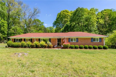 8211 Hickory Drive sold home in Hickory Acres, Charlotte, NC