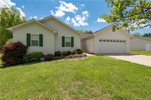 118 Freshfield Drive sold home in Meadowcreek Estates, Hudson, NC