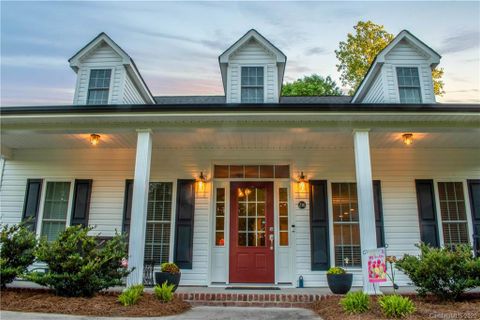 216 Spaniel Drive
