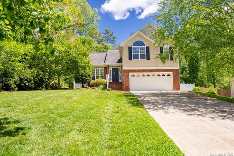 401 Beckingham Court sold home in Beacon Hills, Gastonia, NC