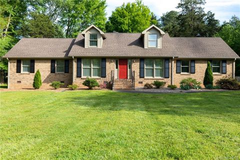 1051 Meadow Lakes Road sold home in Meadow Lakes I, Rock Hill, SC