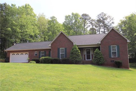 3034 8th Street Court sold home in Windsor Forest, Hickory, NC