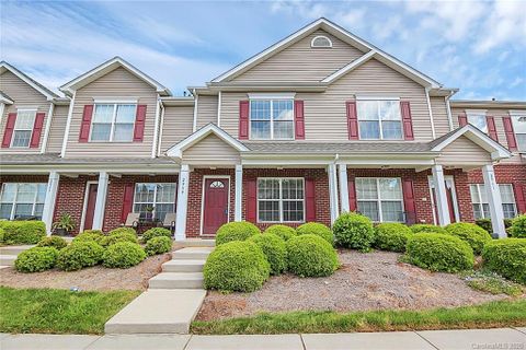 2959 Little Stream Court 75 sold home in Summerfield Townhomes, Matthews, NC