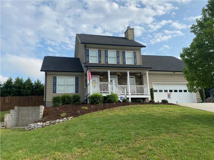 1636 Buffett Circle sold home in Berkshire Place, Hickory, NC