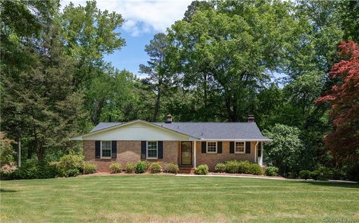 979 Pinecrest Drive