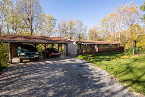 15 Bird Song Road sold home in Mountain Meadows, Penrose, NC