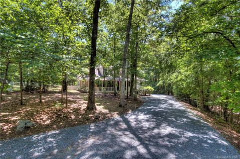 6911 Live Oaks Lane