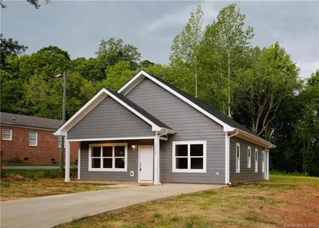 2008 B Avenue