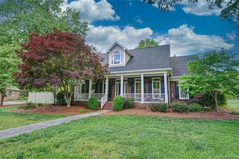 12809 Hidden Hills Lane sold home in Hidden Hills, Mint Hill, NC