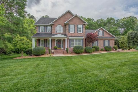 144 Chickasaw Drive